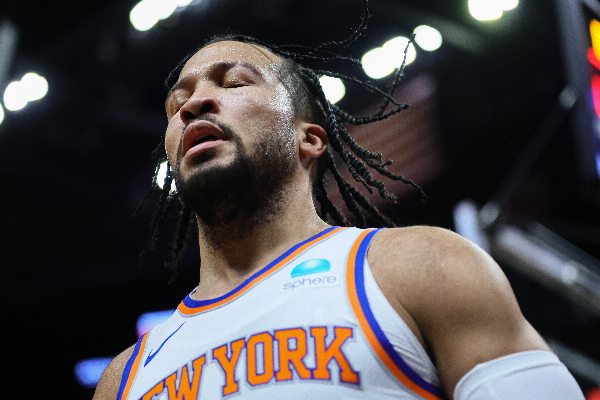 现役独一档！布伦森连战600场封神，尼克斯54分狂屠篮网创赛季惨案